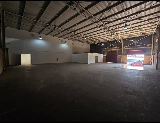 400M² WAREHOUSE TO LET IN MEADOWDALE